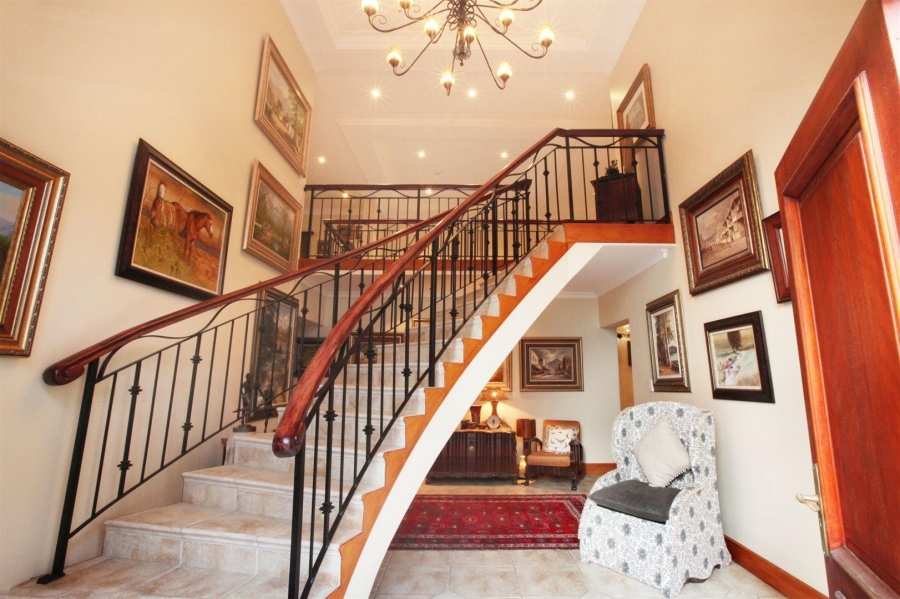 5 Bedroom Property for Sale in Welgemoed Western Cape